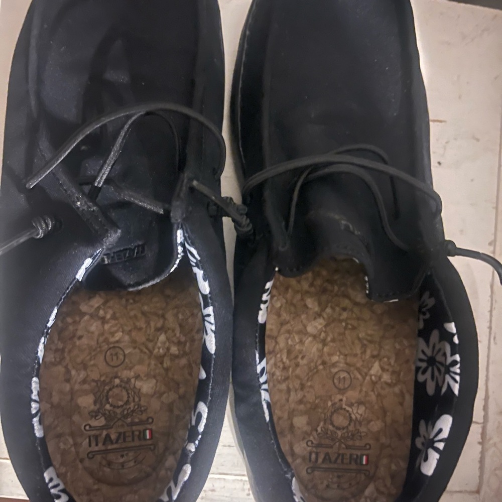 11W Black Leather Loafers with Slip-On Design